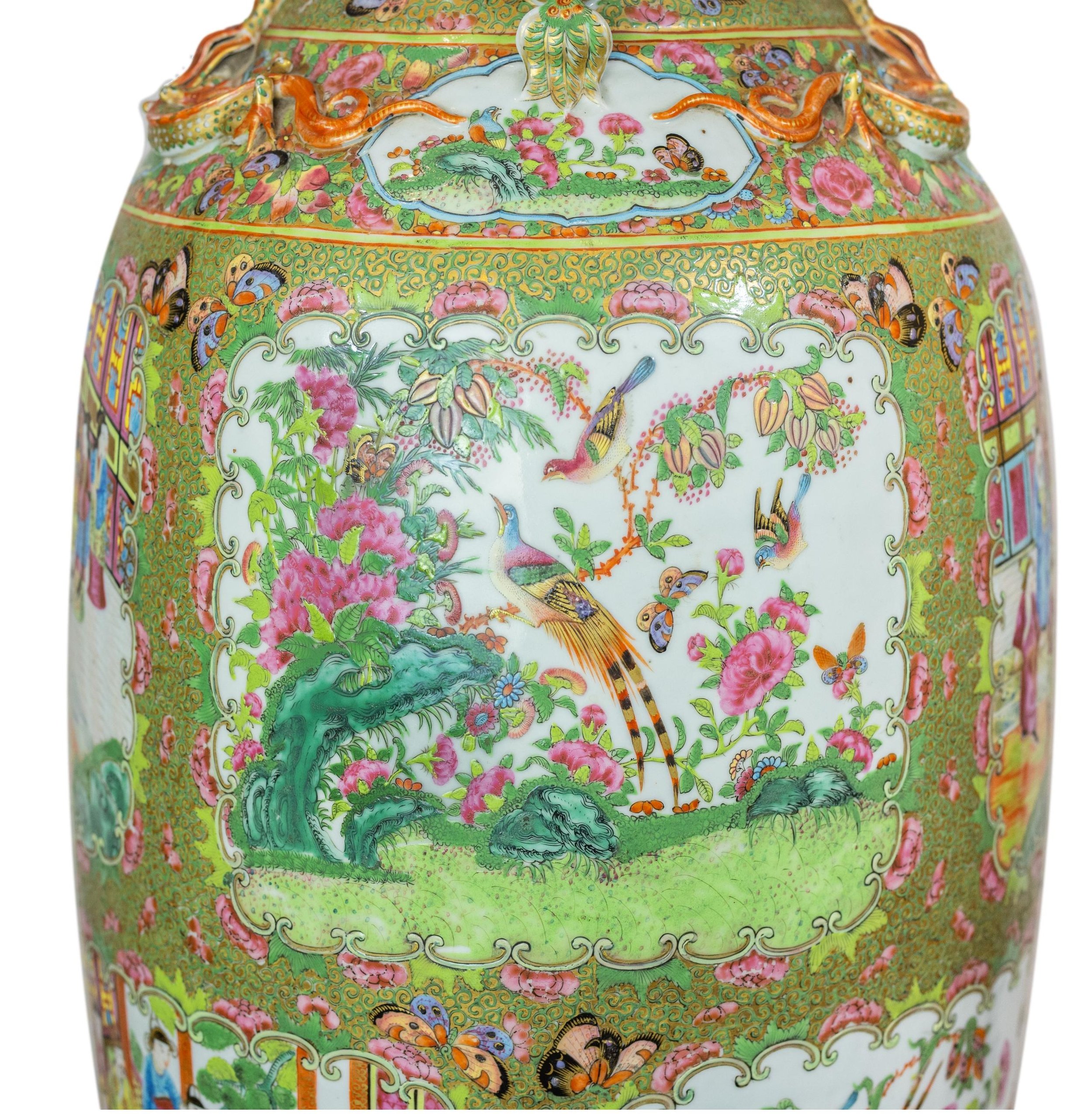 gildedagebeautifulvase-44_clipped_rev_1.jpeg