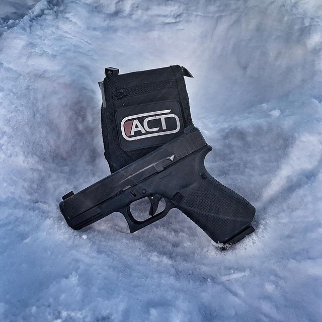Playing in the snow with my Glock and @activecarry medkit. I hope everyone has having a great weekend. TRAIN TO LIVE!! .
Save 15% off an @activecarry medkit with code LONESTAR15 .
Save 10% off an @alpha_omega_kydex holster with code LONESTAR10
.
@dav