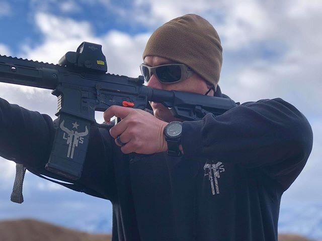 Running the @bracebuilt MC6. It&rsquo;s a great out of the box carbine! What&rsquo;s kinda of carbine do you run? What do you like about it? TRAIN TO LIVE!!!!
.
Save 15% off an @activecarry medkit with code LONESTAR15 .
Save 10 % off an @alpha_omega_