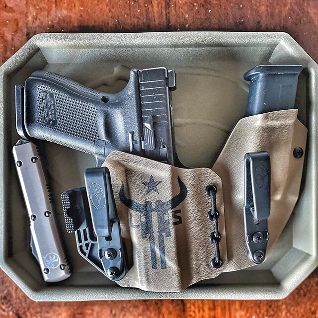 I love my @alpha_omega_kydex holster and EDC tray. It is really good quality and they can do custom prints also.  Check them out!  Use code LONESTAR10 to save 10% 
TRAIN TO LIVE!!! .
Save 15% off an @activecarry medkit with code LONESTAR15 :
Save 10%