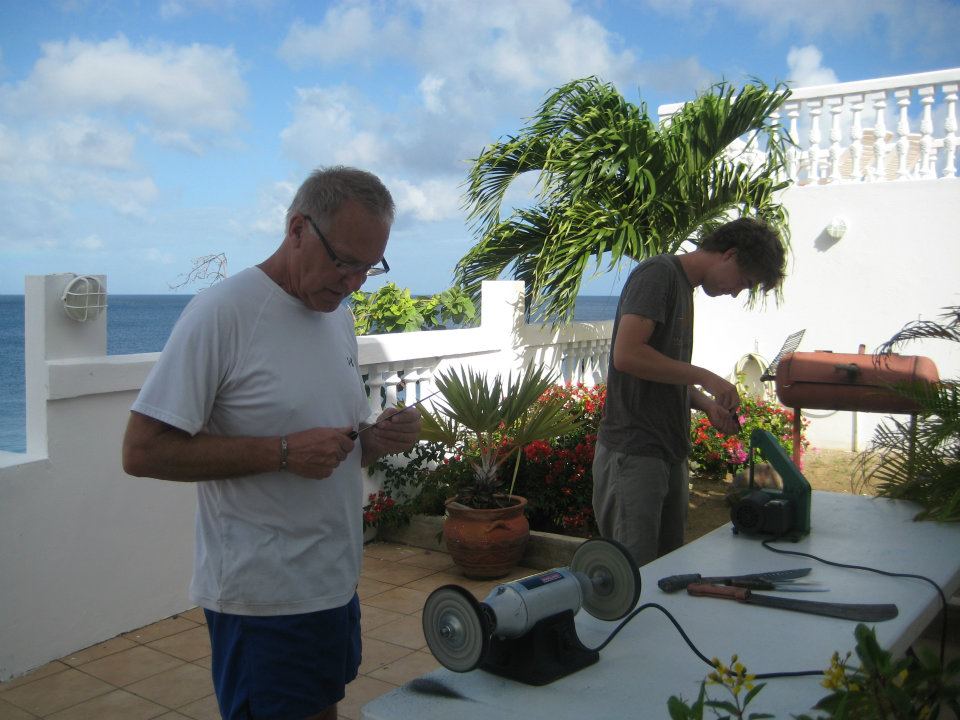 Sharpening for fish, Curacao 2012