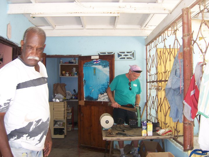 Sharpening for fish, Curacao