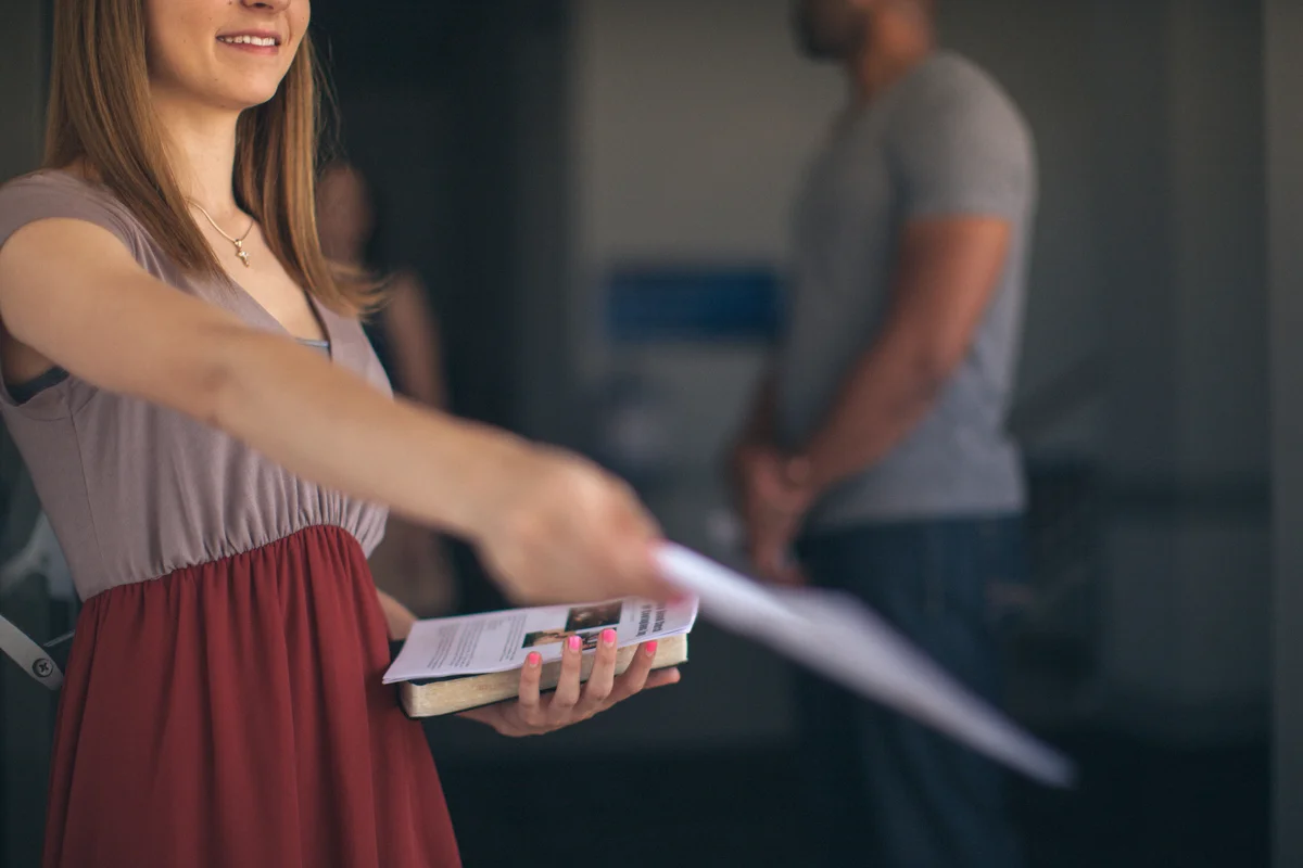 Greeters Enjoy meeting new people? We would love for you to serve as one of the very first smiling faces that people see when they come to worship at Crosspoint. Greeters welcome guests, hand out literature, and help people find what they may need around our campus. 