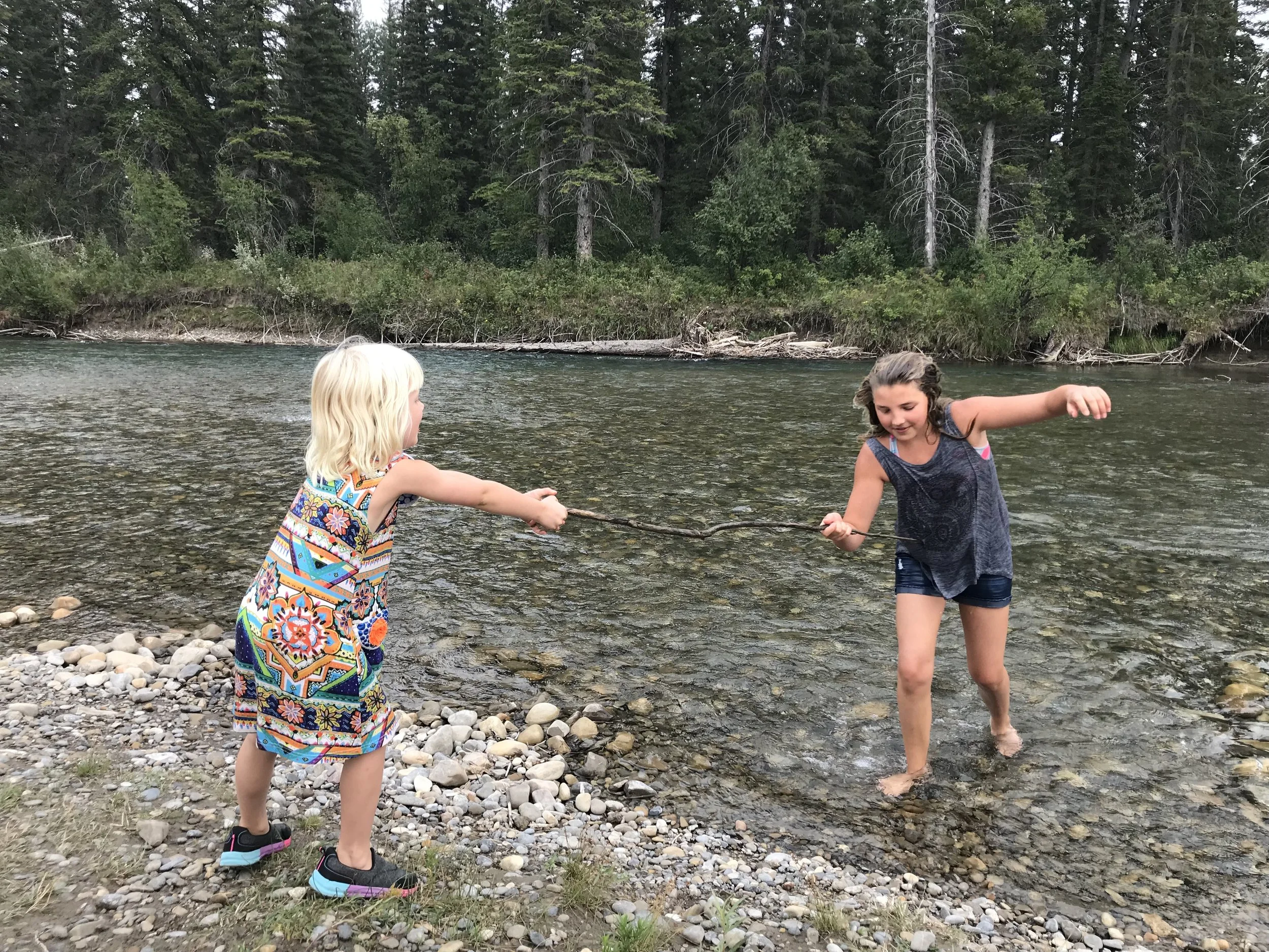 Kiara and Aaliyah helping each other out!
