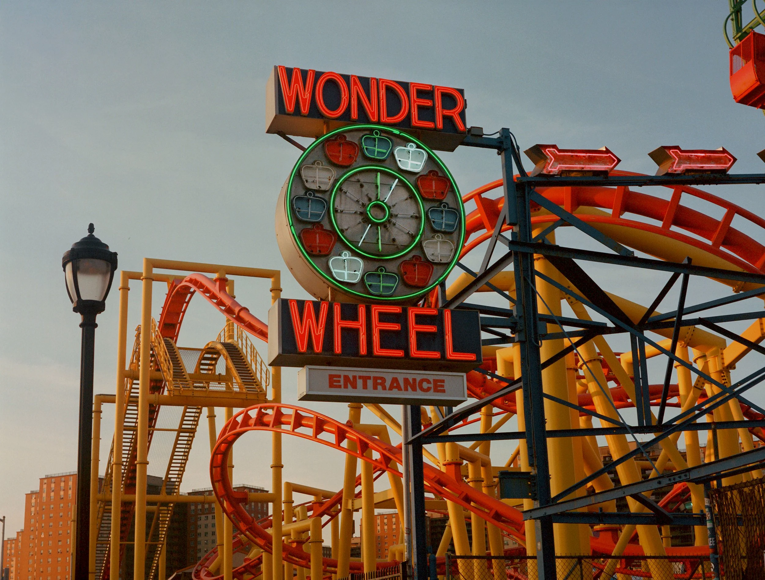 JoyceLee_ConeyIsland_WonderWheel_Entrance.jpg