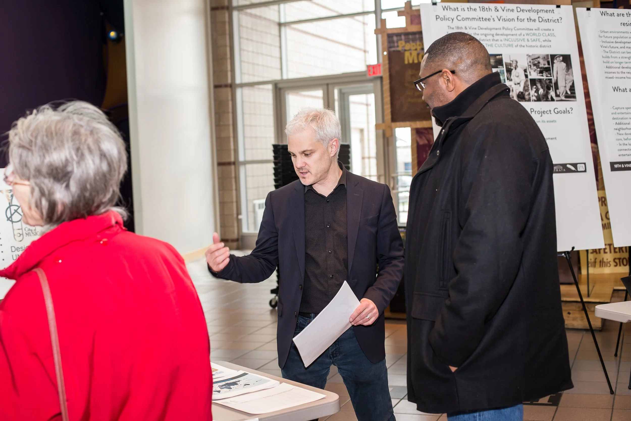 18vinekc_public_meet_Q5cNO.jpg