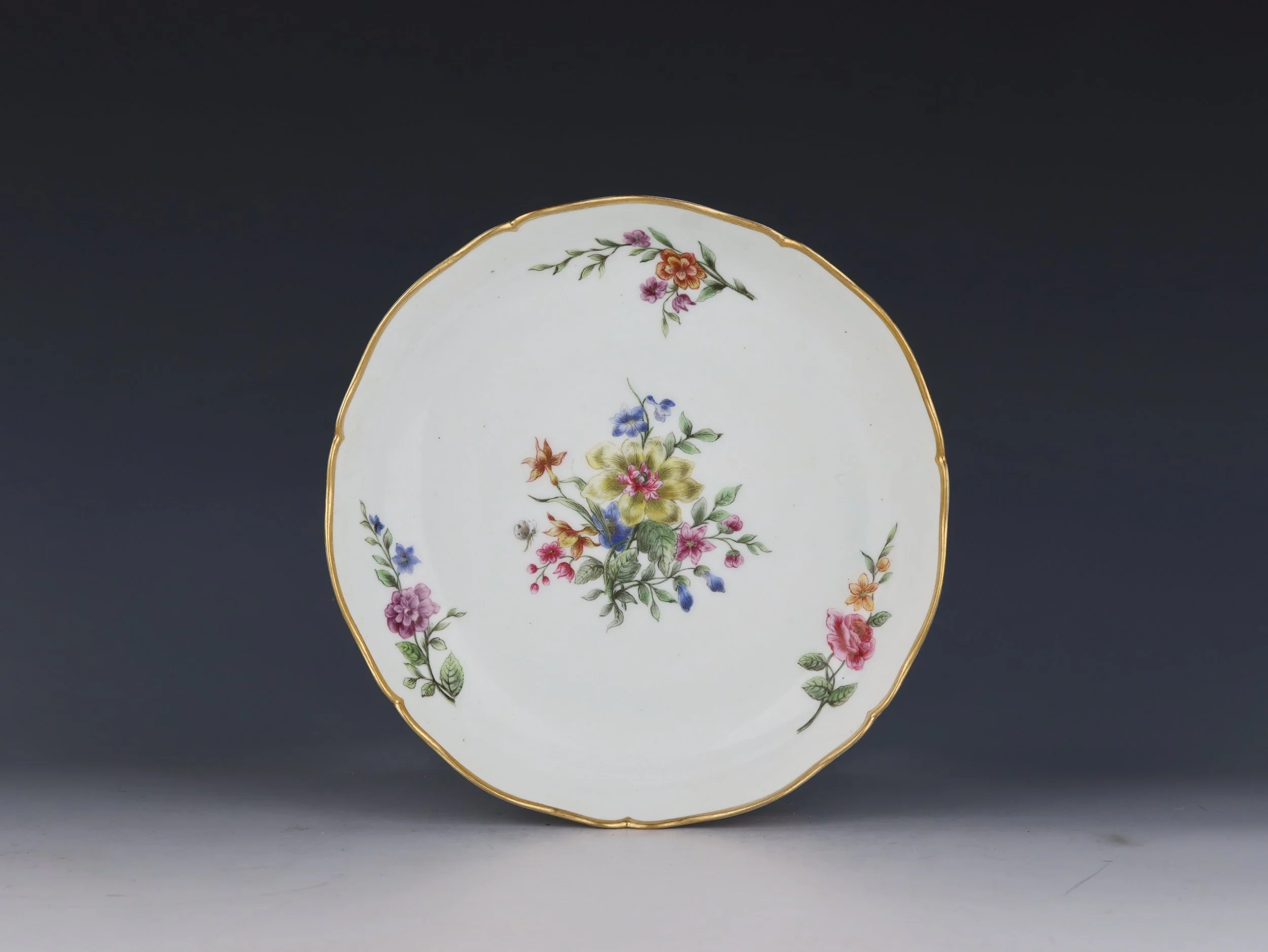 Vincennes compotier rond décoré de bouquets de fleurs, c. 1752