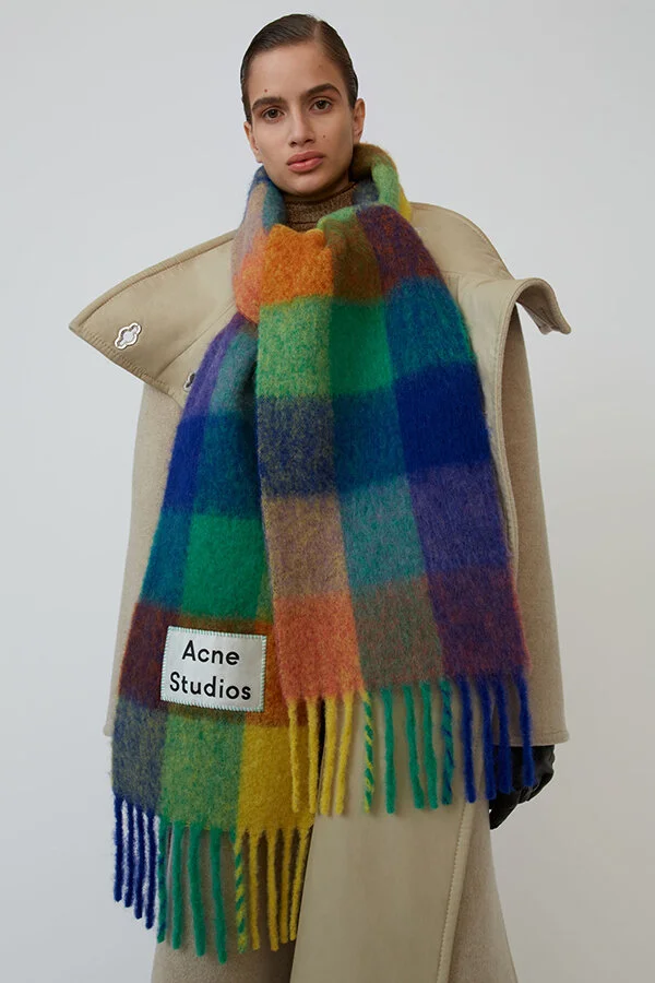 acne-studios-echarpe-blueorangegreen-2.jpg