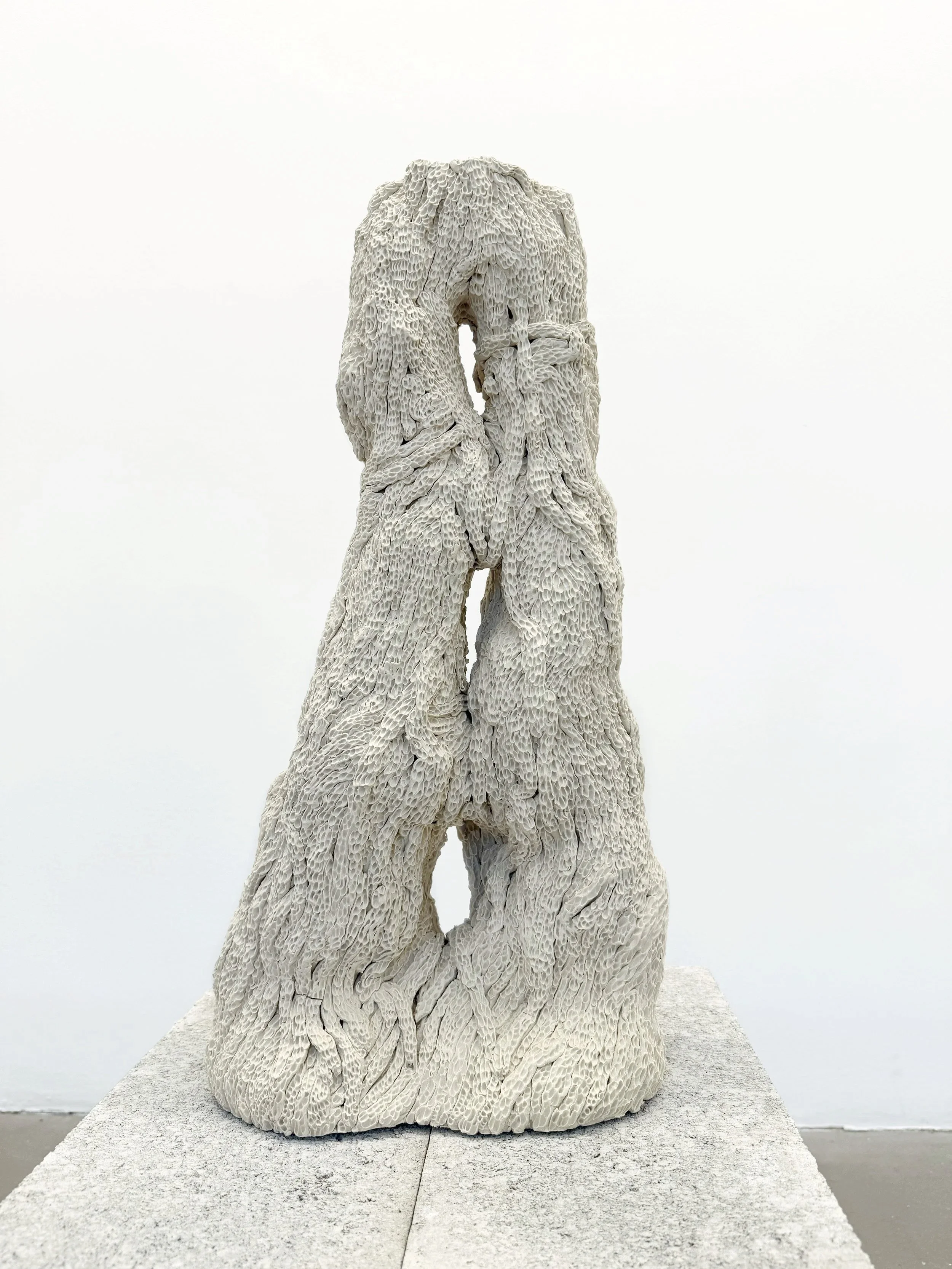   Hardscape   2025  porcelain  10” x 4” x 21.5” 