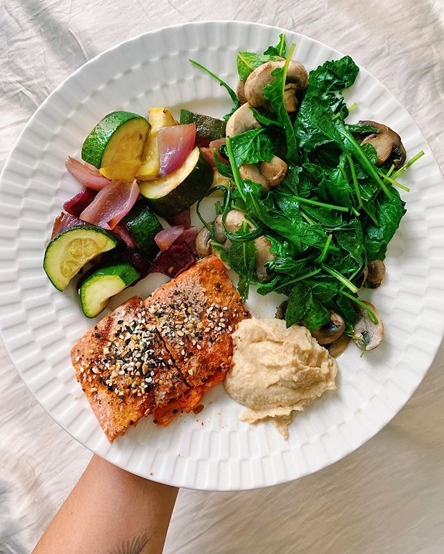Wednesday (and Tuesday) lunch 🍴 Since I&rsquo;m not working full time at the moment, I&rsquo;ve been enjoying being able to prepare lunch in my kitchen at home. I&rsquo;ll get back to meal prepping soon, but there&rsquo;s something about a freshly c