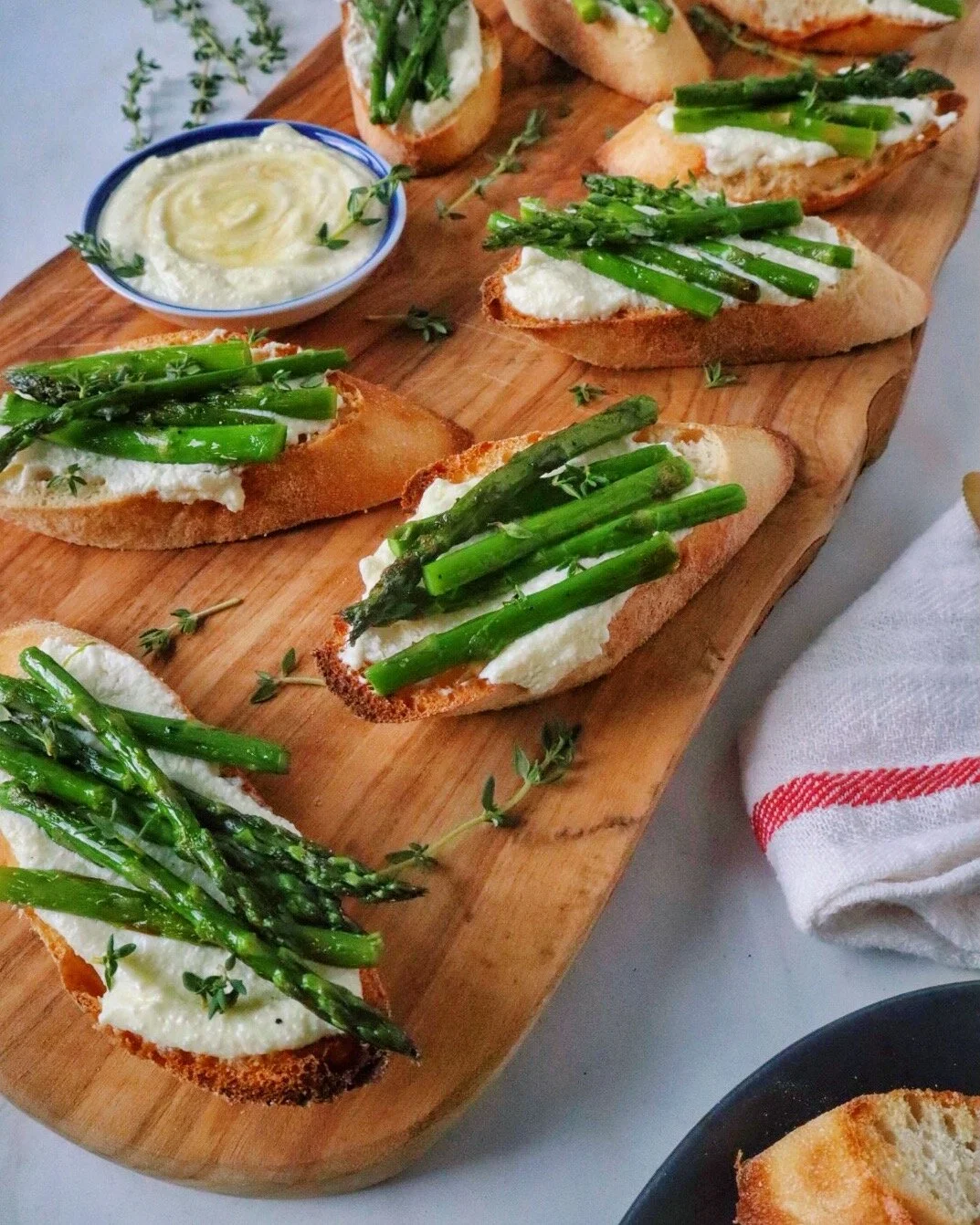 Healthy Asparagus and Feta Crostinis