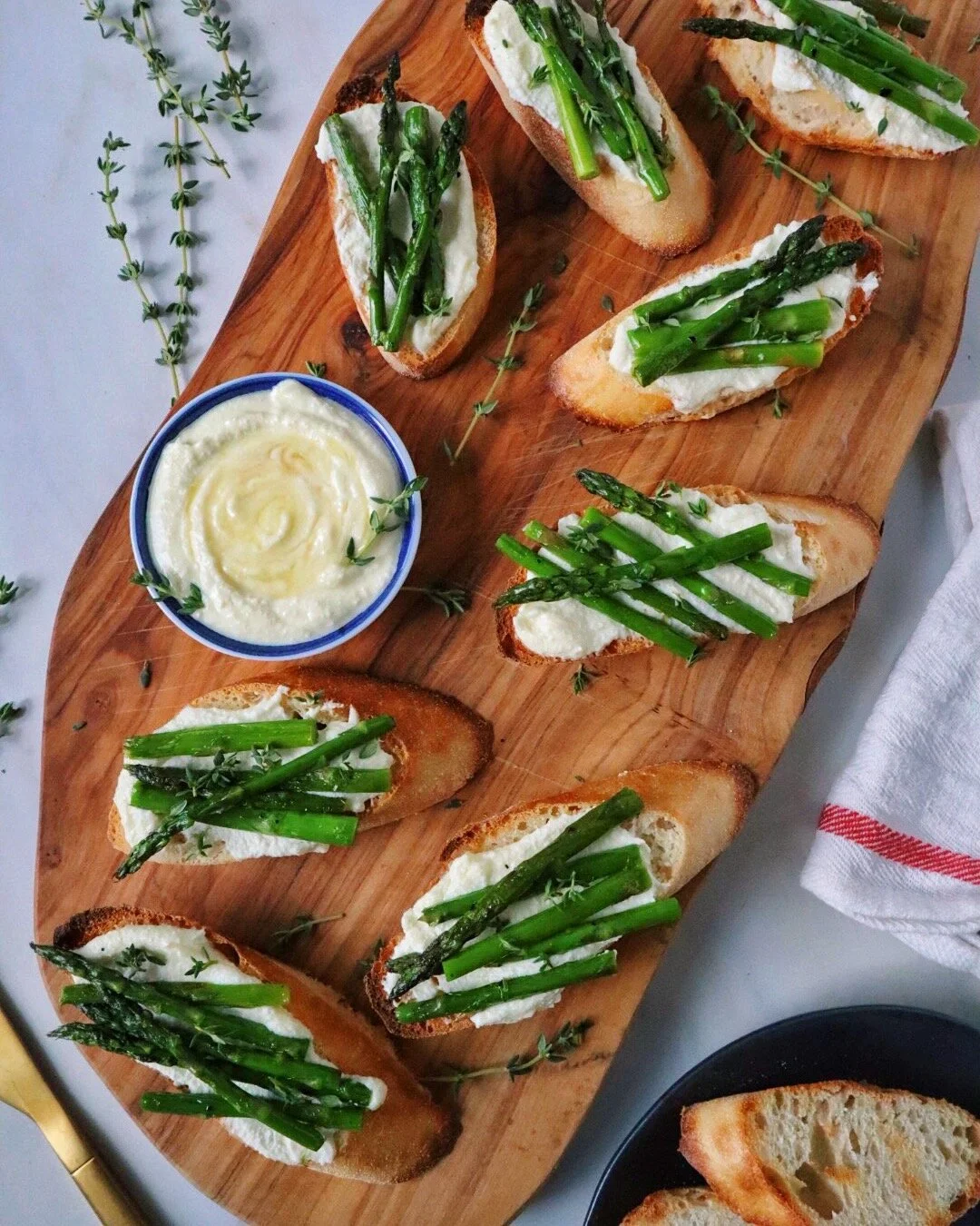 Healthy Asparagus and Whipped Feta Crostini