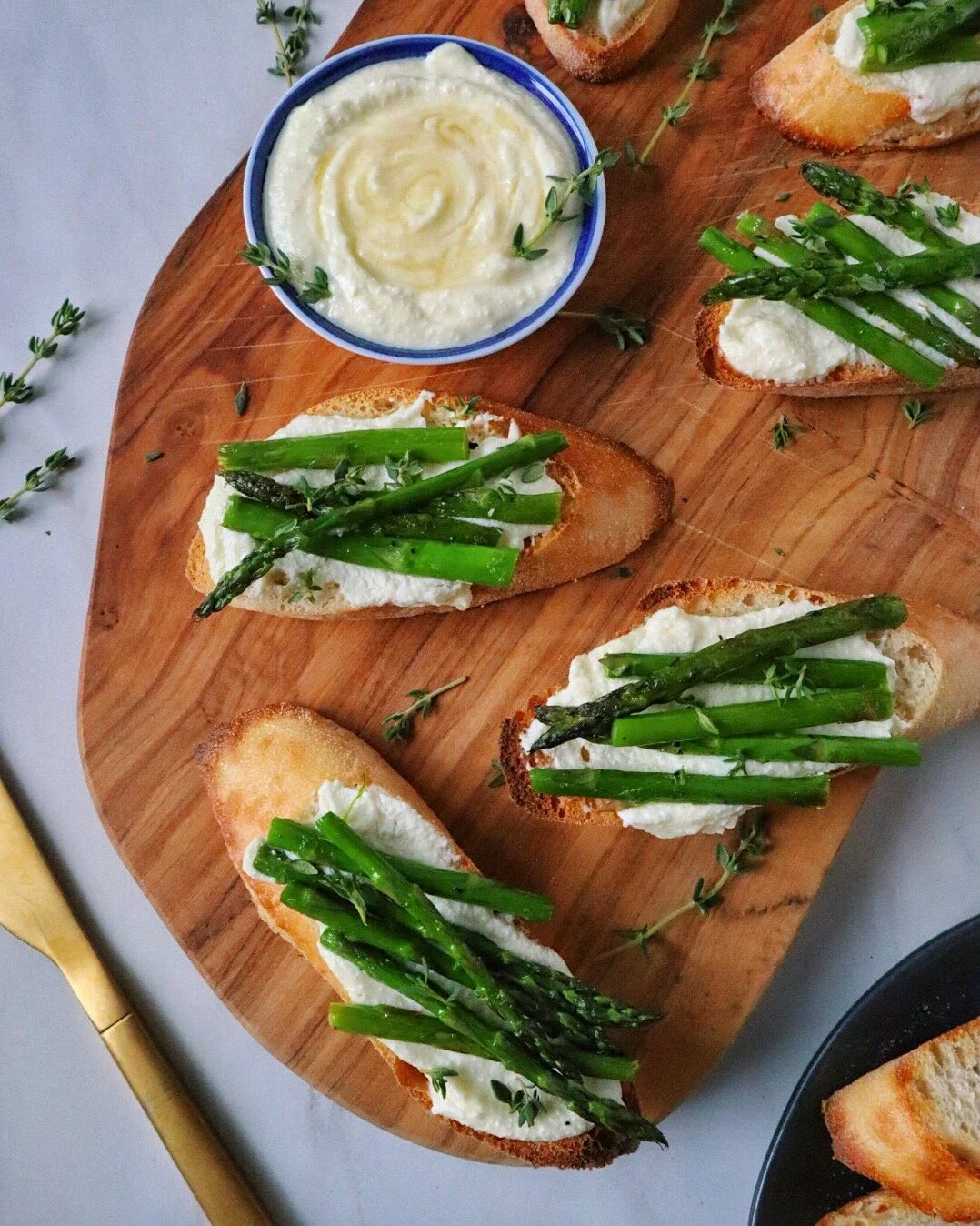 Asparagus and Feta Crostini Recipe