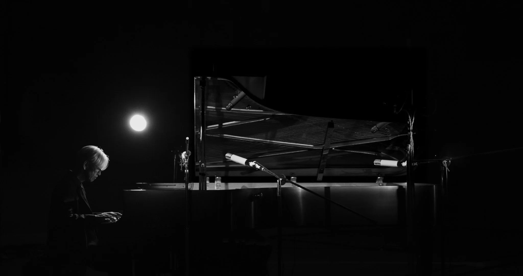 OFFICIAL 2ND STILL_RYUICHISAKAMOTO-OPUS_FilmStill_01_©️ 2022 Kab Inc..jpg