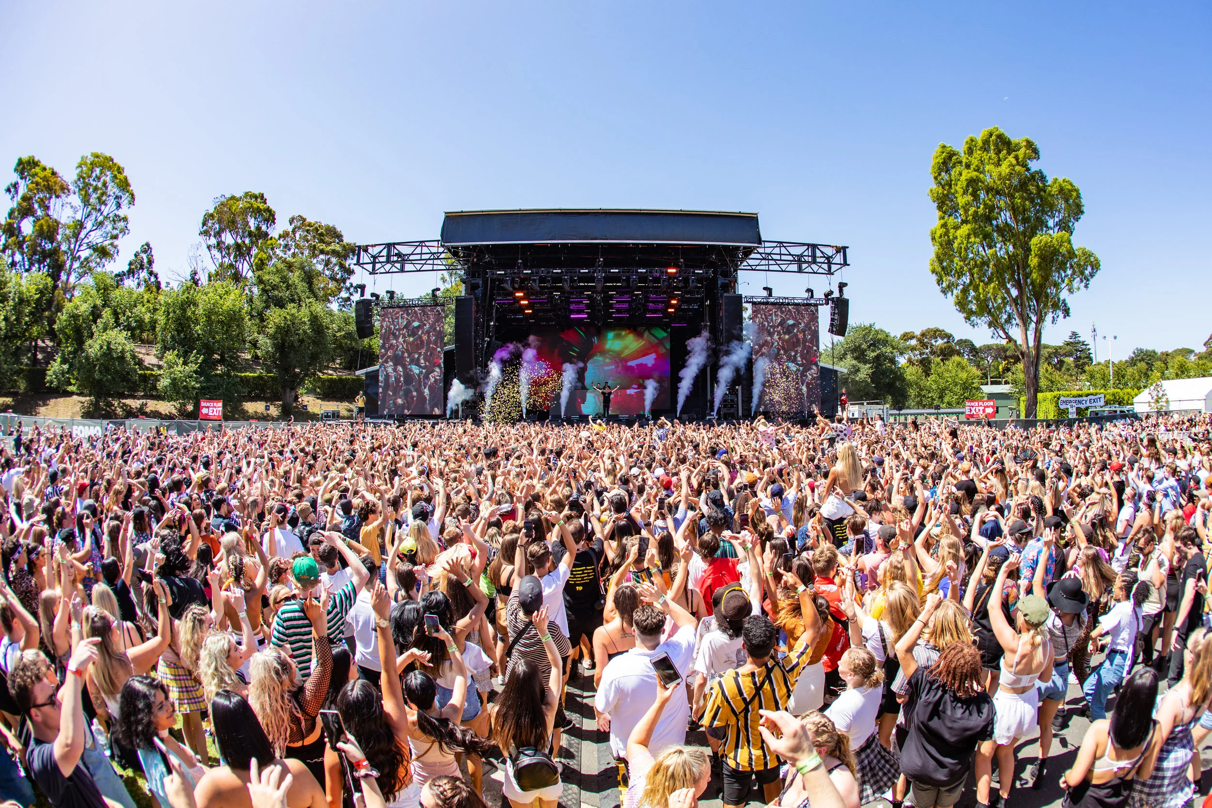 LOUD LUXURY