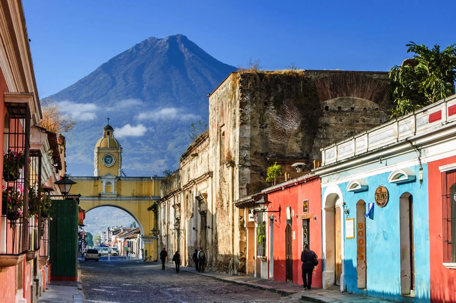 antigua-volcano-agua-shutterstock_455082646.jpg