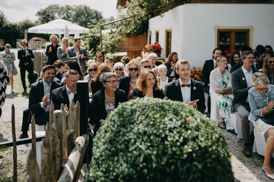 Hochzeitsfotograf-chieming-stadl-pitzlloch-grabenstaett-24.jpg