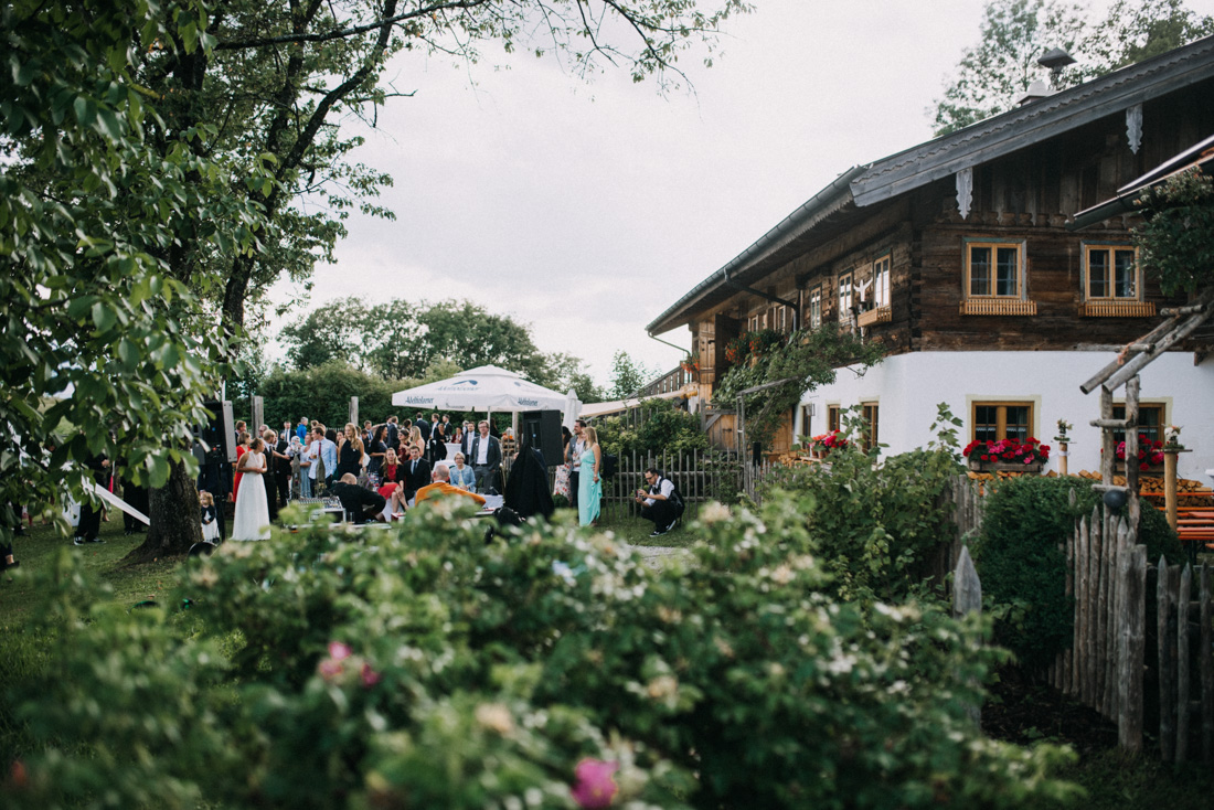 Hochzeitsfotograf-chieming-stadl-pitzlloch-grabenstaett-34.jpg