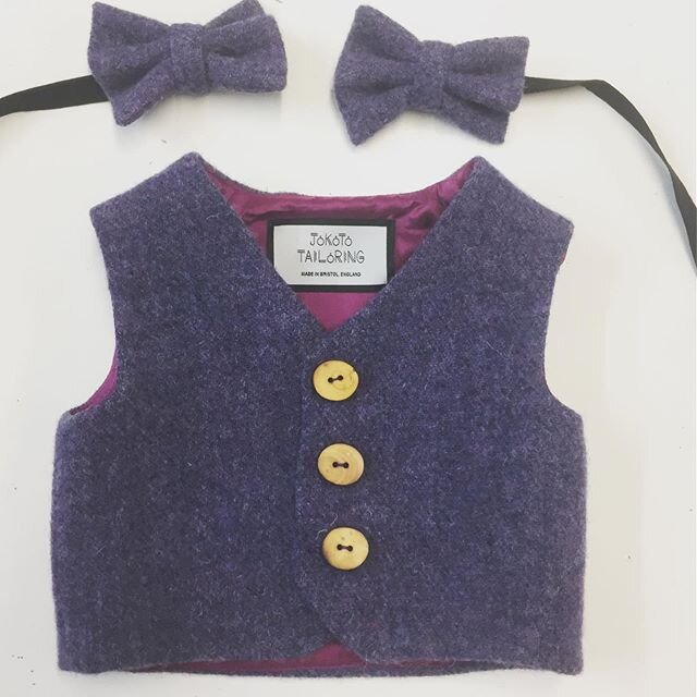 We made this adorable mini waist coat for a little fella and matching bow ties for some bigger fellas. Waist coat for the son of the brides and bow ties for father and brother. Wool from @harristweedauthority and lining @the_lining_company &bull;
&bu