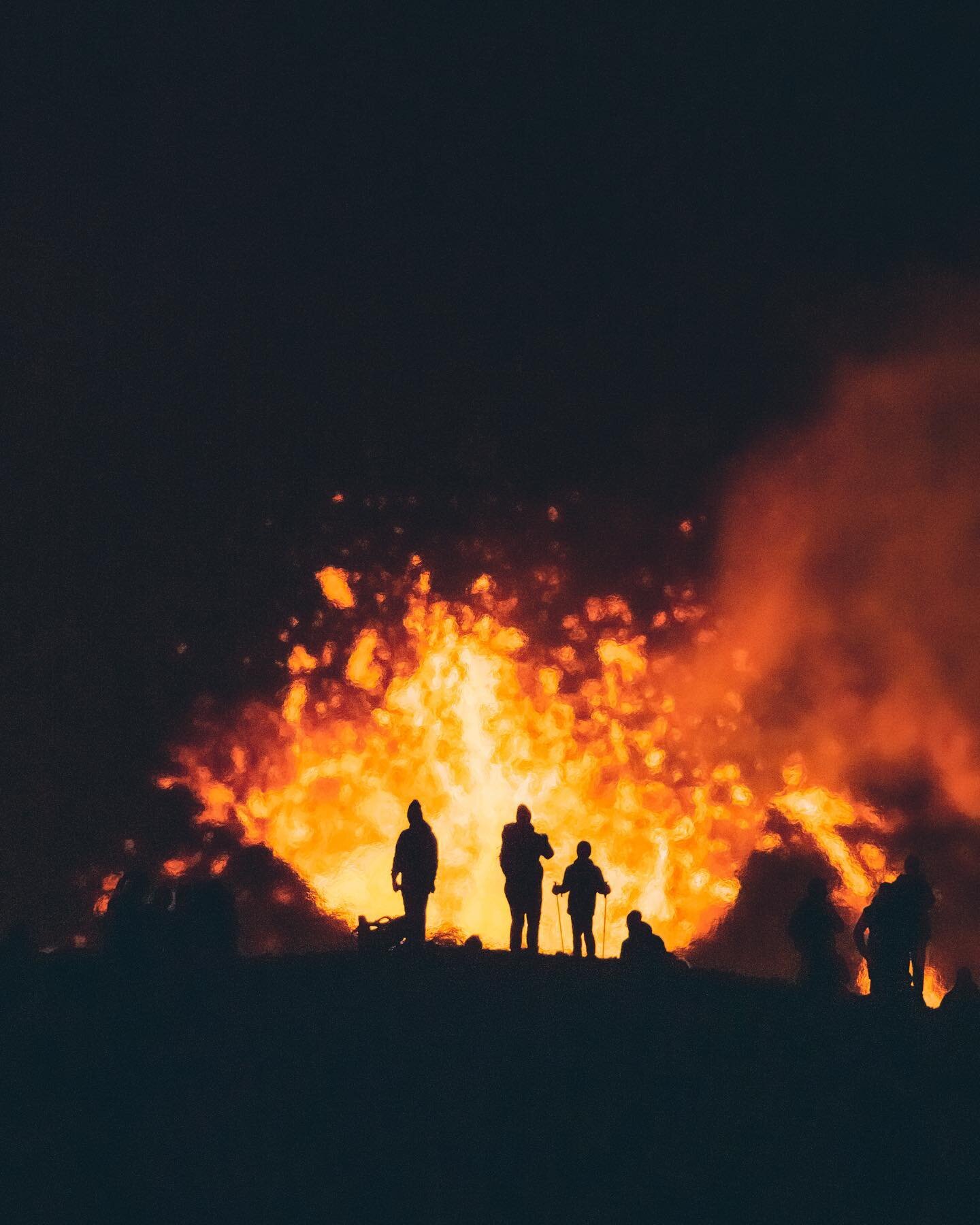 Our bonfire grows bigger. I've never seen so many families go on the hike with their children to experience the volcano in the dark. There were many tired legs that had to make their way back but just as many smiling faces. It's a beautiful thing! Sw