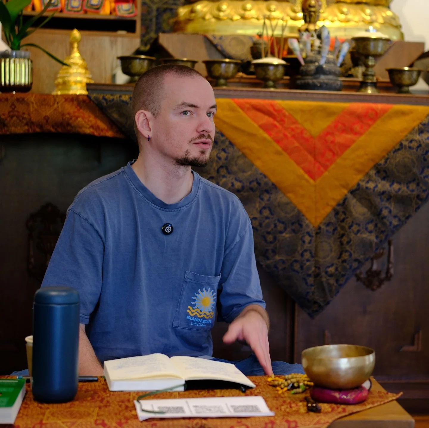 &lsquo;El amor es magia&rsquo;: what a blessing to come together to contemplate and practice the yogas of heartfulness + even simply consider what genuine happiness might look like. Grateful to @casadeldharmacdmx and all of you for the opportunity to