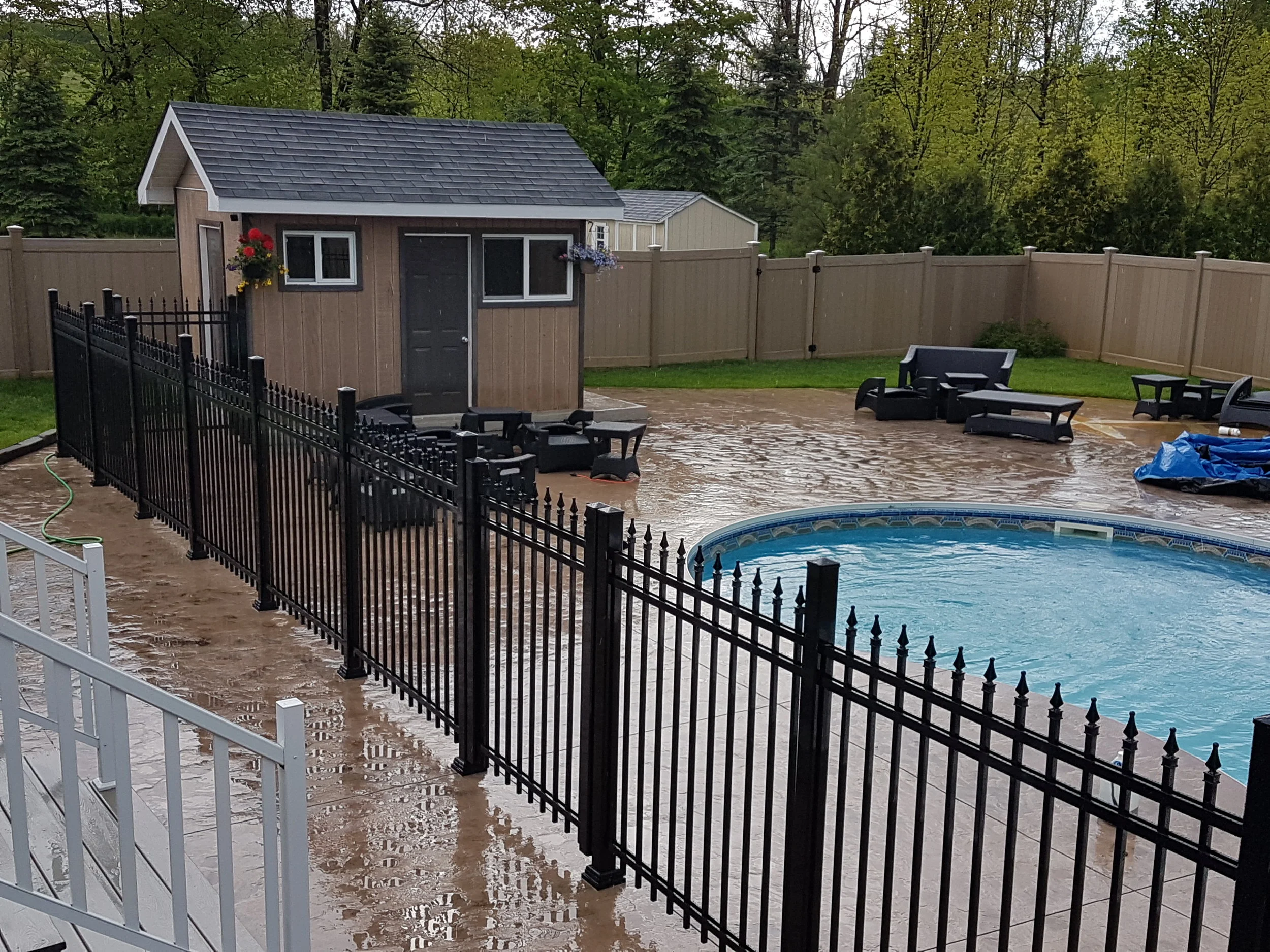 5' Height Black Picket Aluminum Fence With Finials & Double Gate