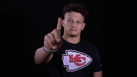 Mahomes_giphy.gif