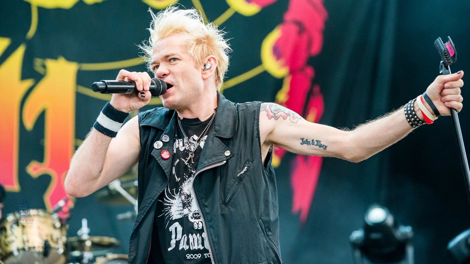 Sum41-2 2.jpg