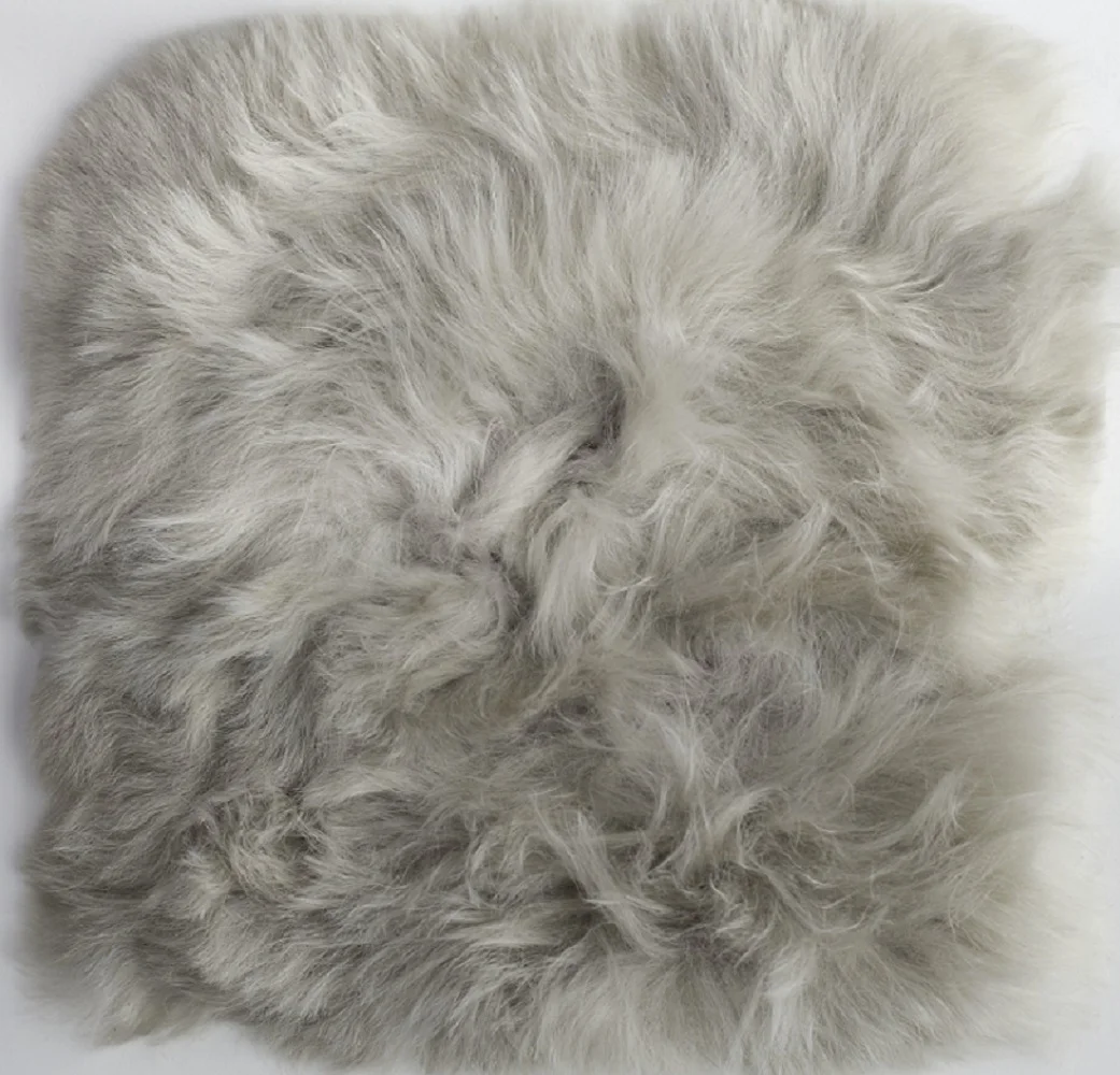 Suri Alpaca fur in Light Taupe