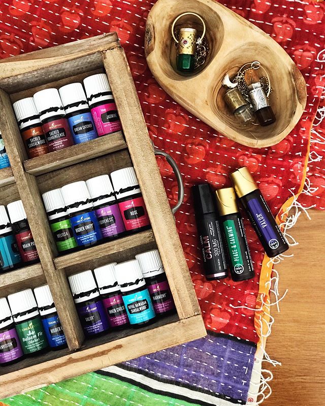 I jumped into oils with the Premium Starter Kit. And i promised myself i wouldn&rsquo;t get overwhelmed. I would take in this new oily life in bite sizes that i could easily digest...that way i could be intentional and recognize the benefits and chan