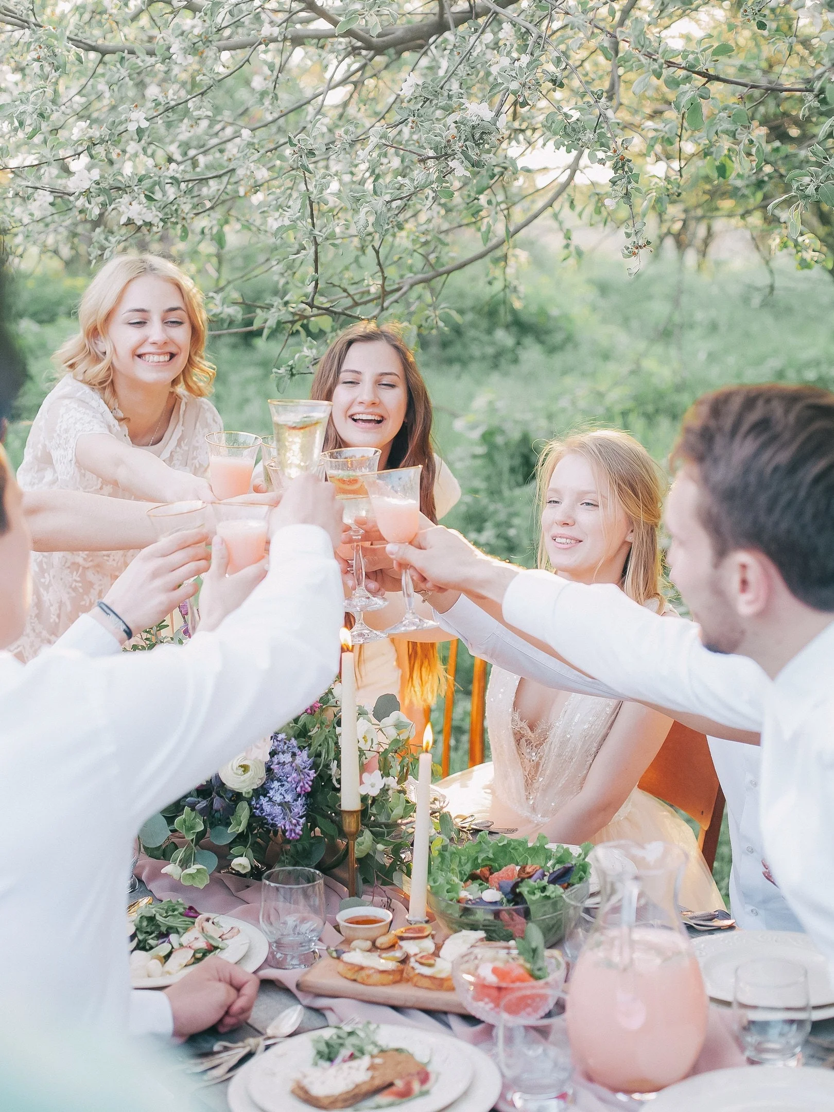 adult-celebration-cheers-415318.jpg