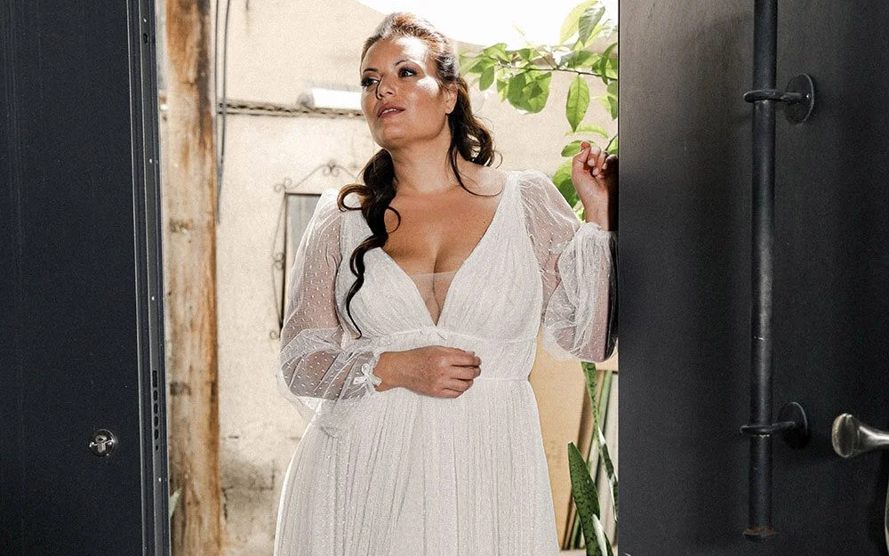 Plus-size-wedding-dress_Tair-4 (1).jpg