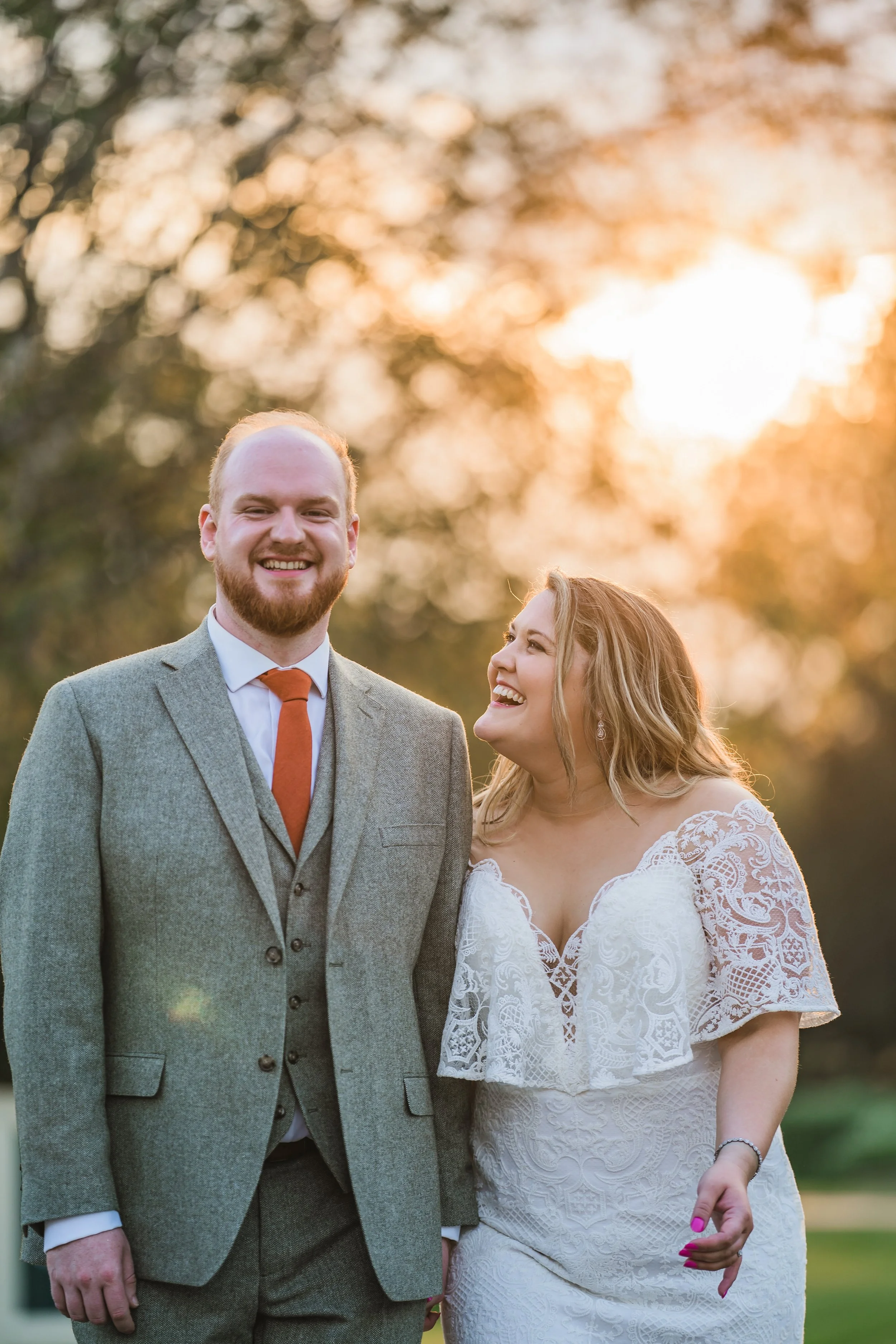 Sexy plus size wedding dresses UK with sleeves