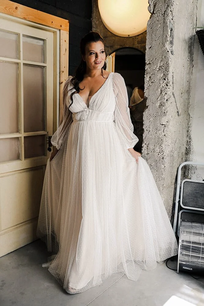 Plus size wedding dress sale in Surrey - bridal shops that have plus size wedding dresses in London and Surrey