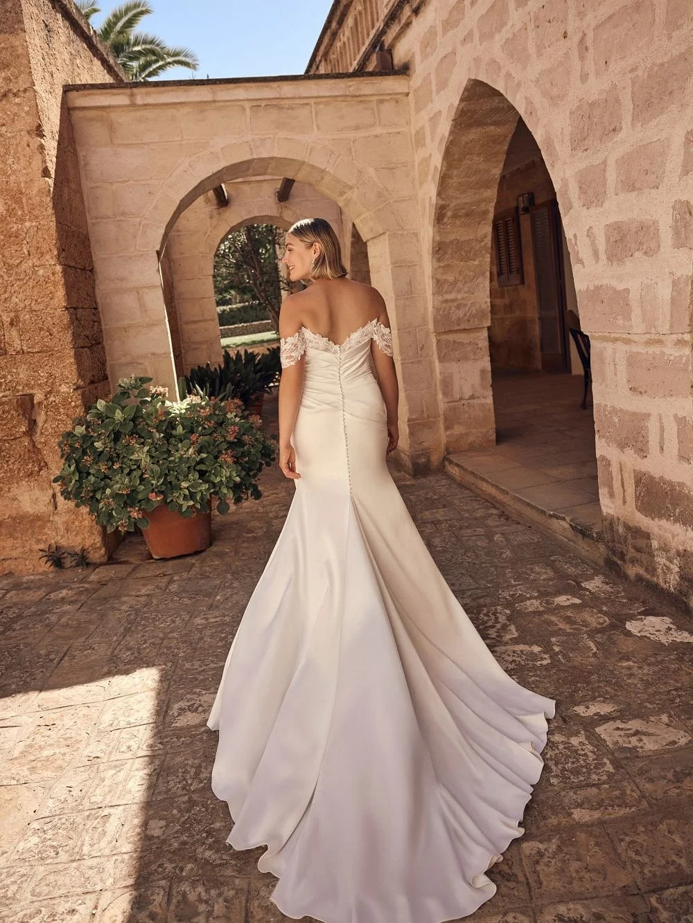Fitted plus size wedding dresses UK - satin wedding dresses for plus size brides UK, Surrey near London and Kent