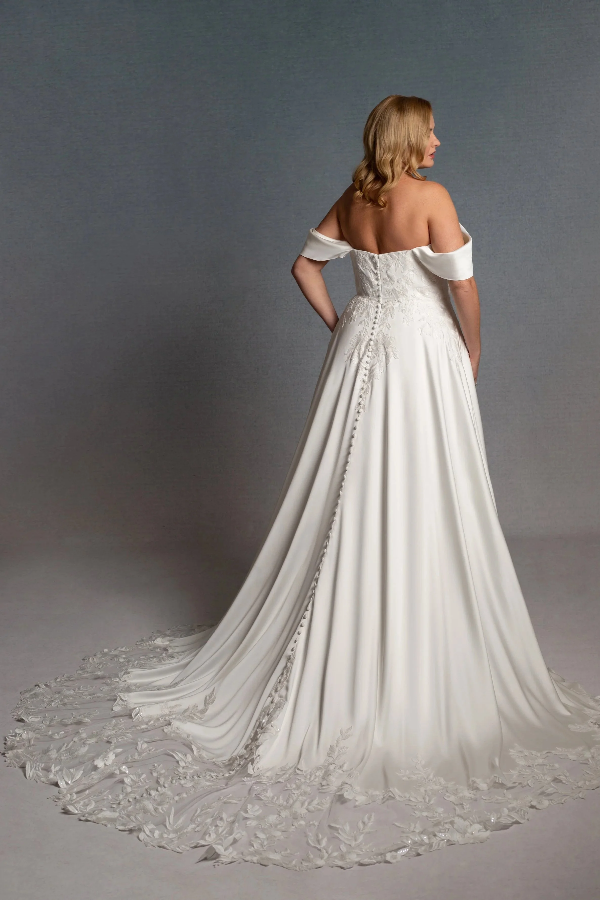 Plus size wedding dress shops I Surrey I South London I Kent I Sussex