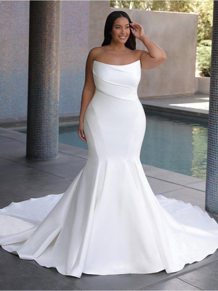 Lush Curve Bridal I Surrey West Sussex Plus Size Wedding Dresses I Curvy Brides South East