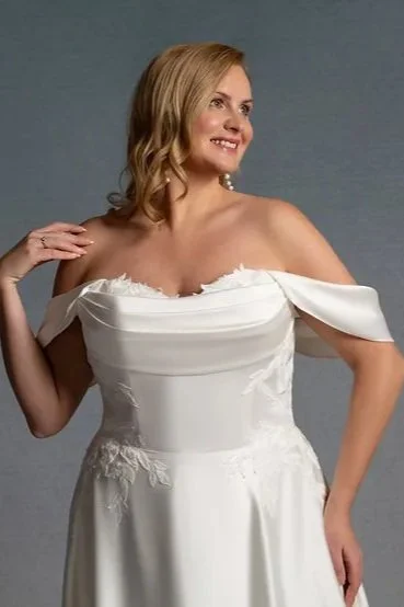 Plus size wedding dress shops I Surrey I South London I Kent I Sussex