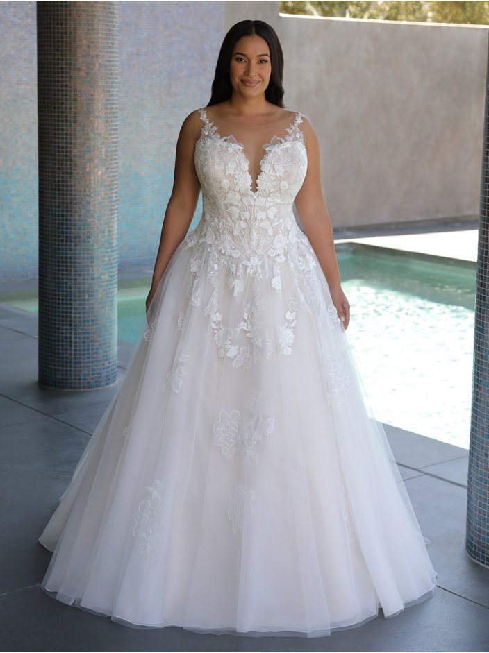 Lush Curve Bridal I Surrey West Sussex Plus Size Wedding Dresses I Curvy Brides South East