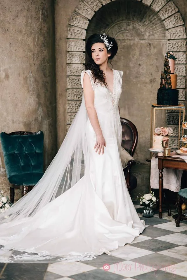 Single tier sparkling floral lace veil - J’Door Photography