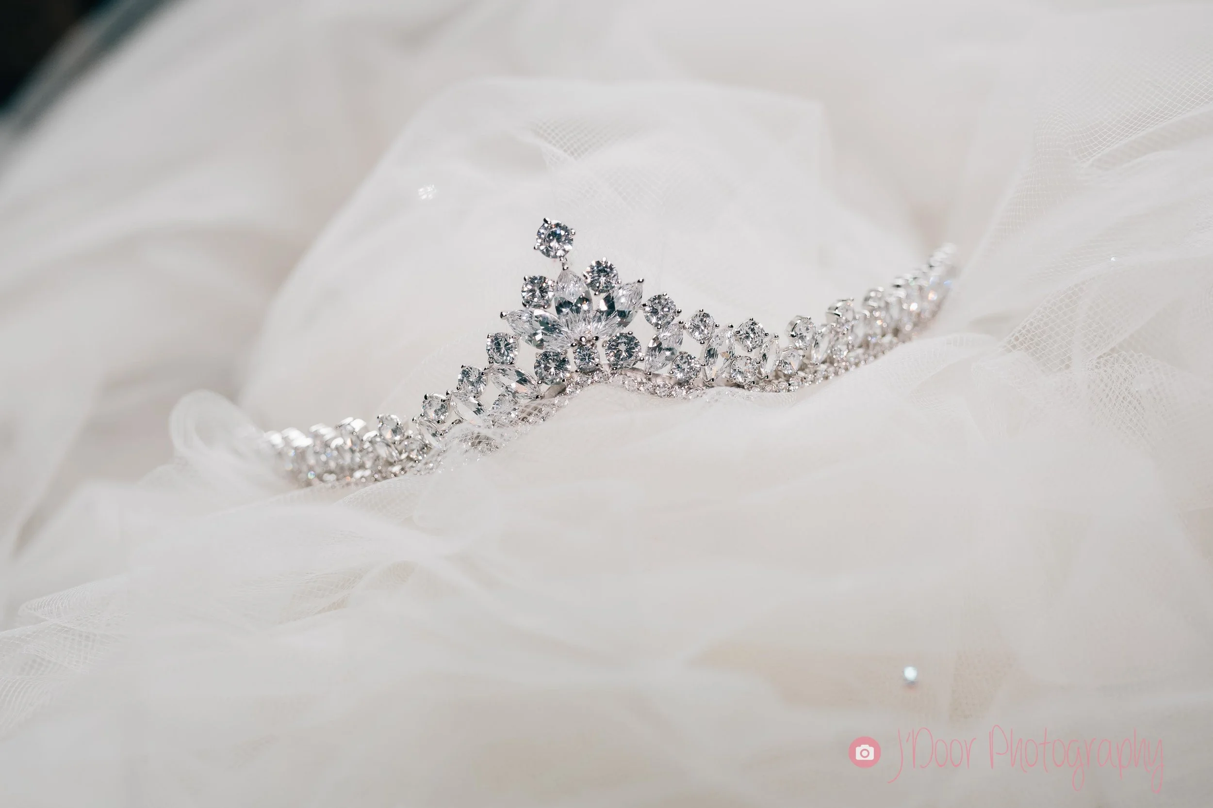 New York style tiara