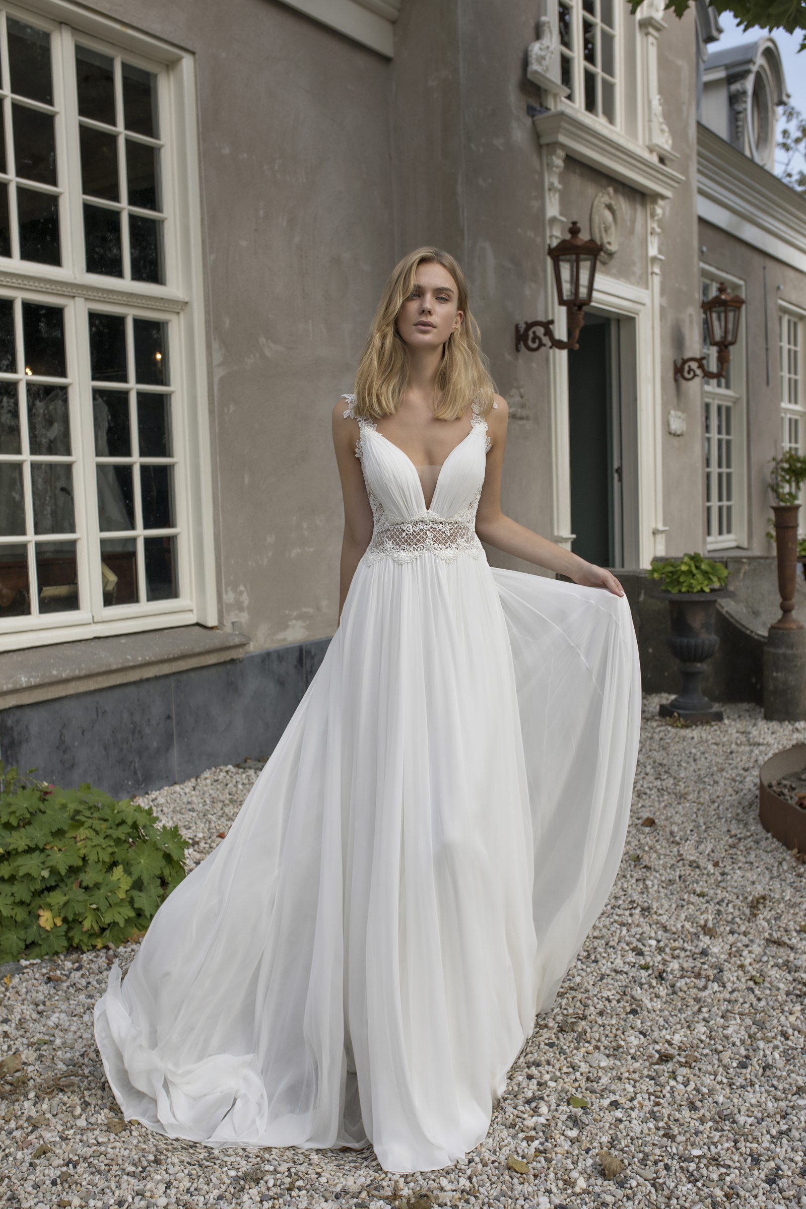Modeca_2019_Preview_Demetria_afront.jpg