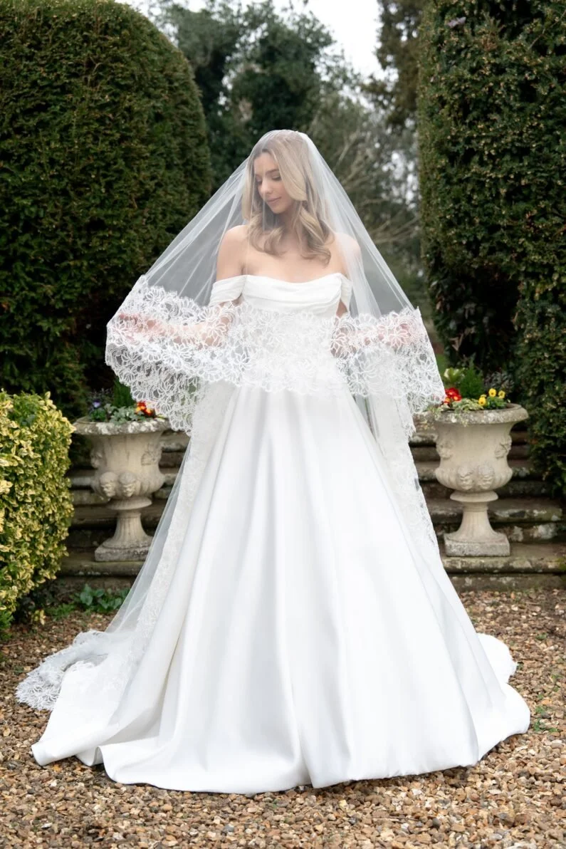 vintage two tier lace wedding veil London, Surrey, Sussex