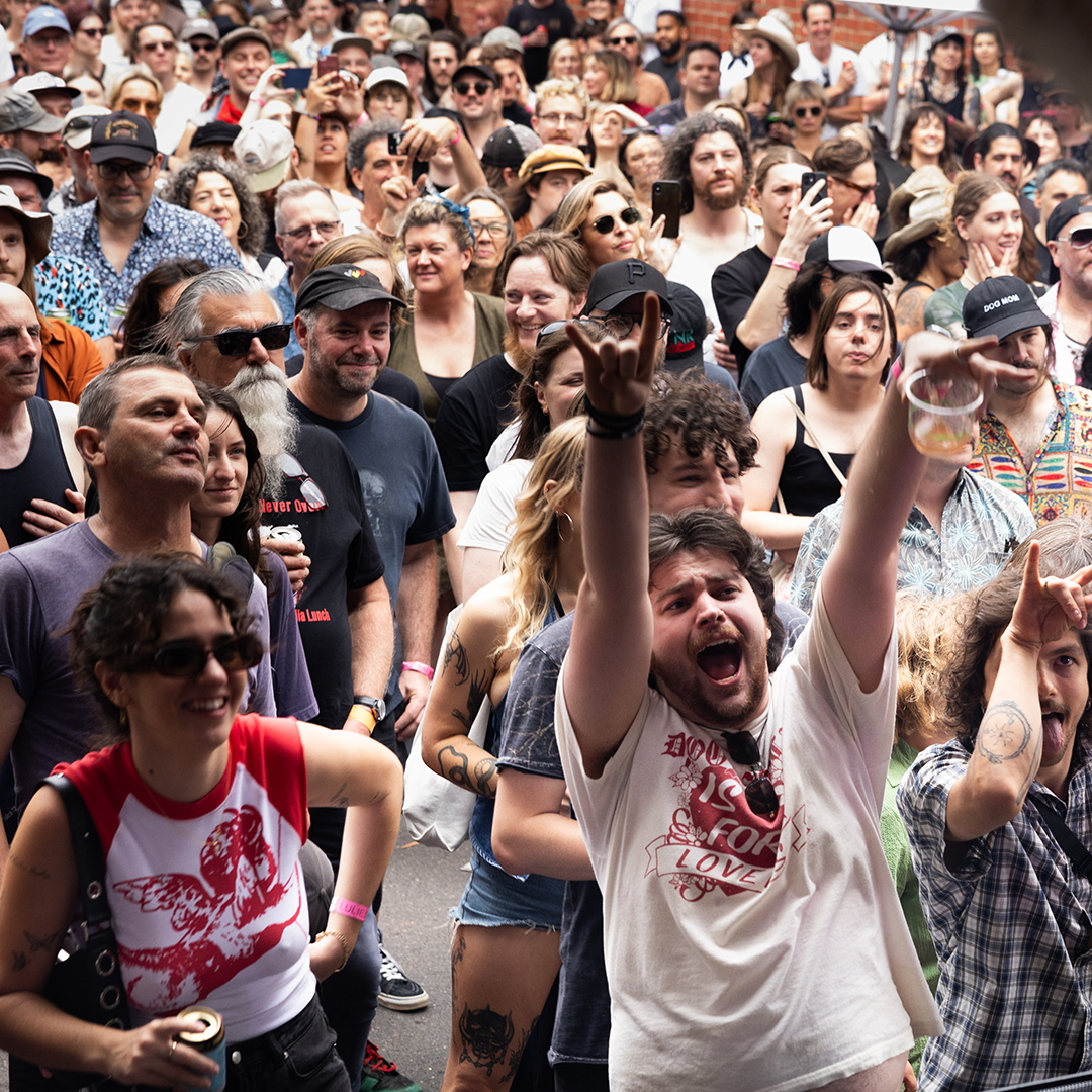 1080x1080_crowd_t15.png