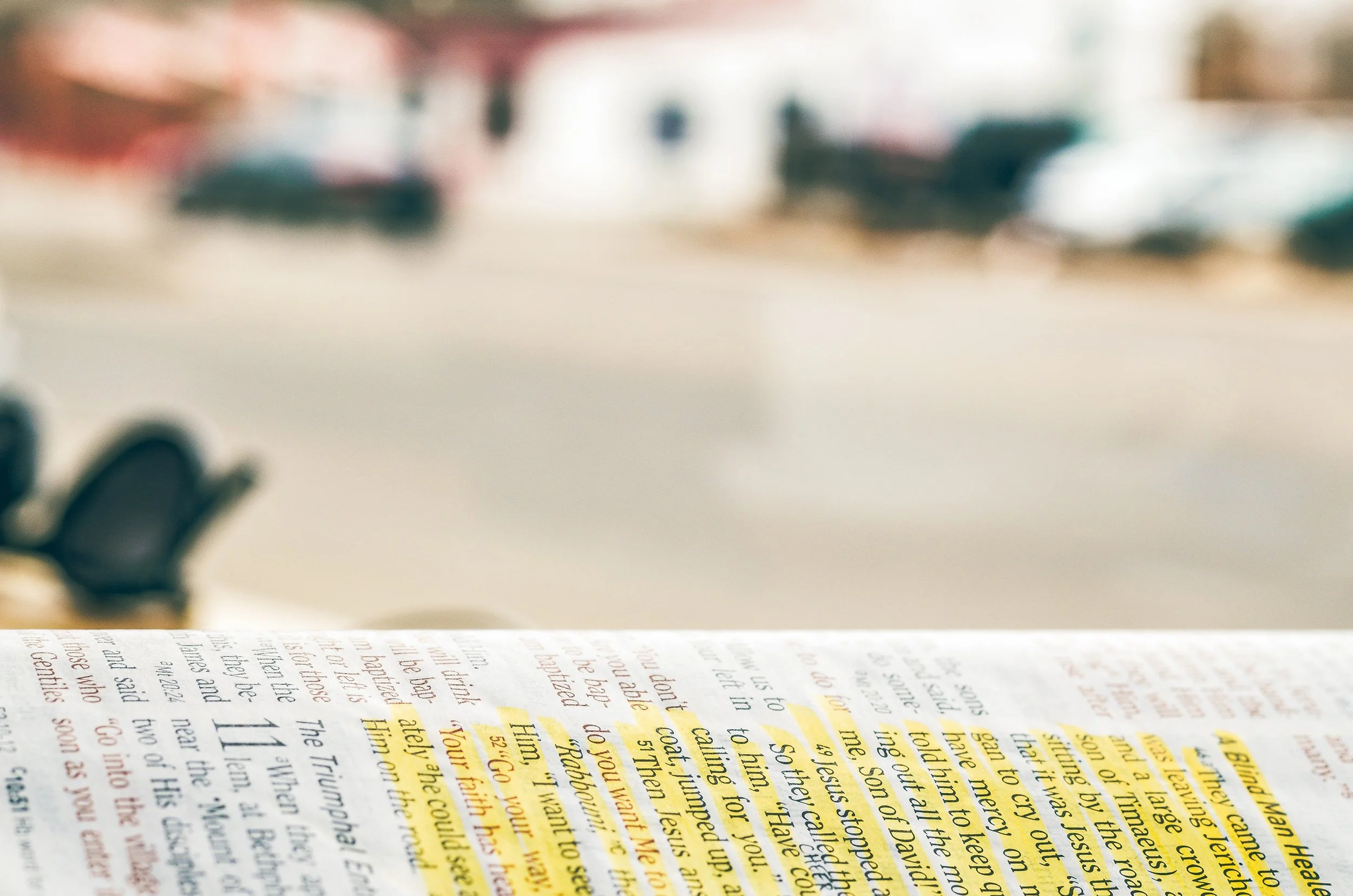 bible-blur-book-895449.jpg