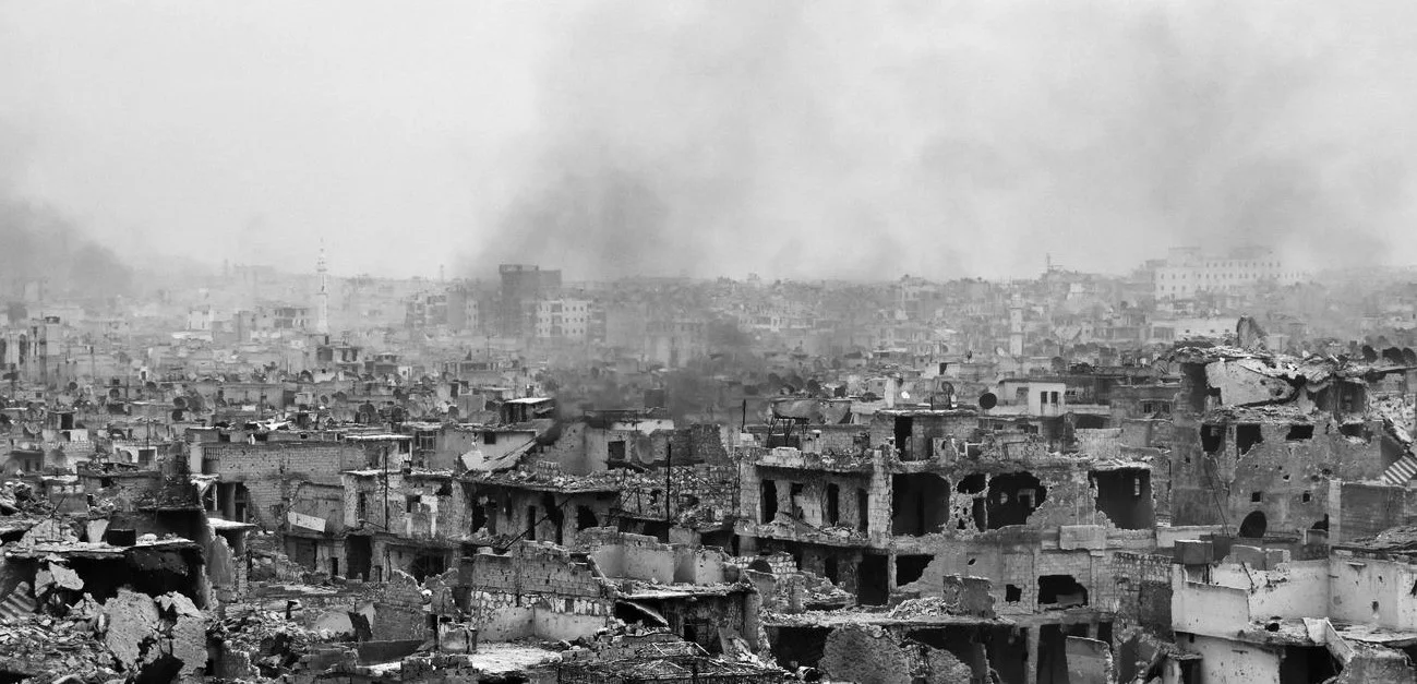 Ourfalian, George. “The Al Shaar neighborhood lies in ruins as Syrian pro-government troops advance through the Karm al Jabal district during theiroffensive to retake Aleppo ”, December 5. Los Angeles Times.
