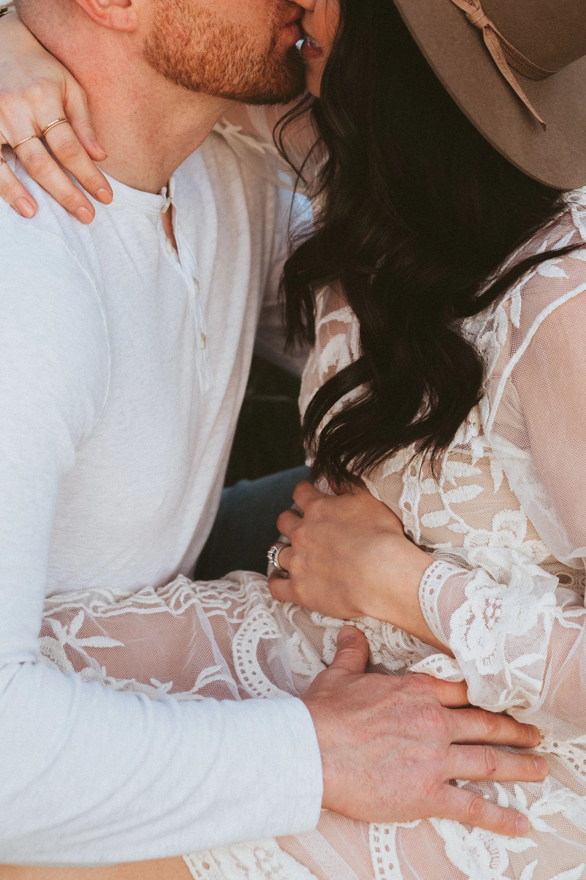 what-to-wear-for-maternity-photos-alberta.jpg67.jpg