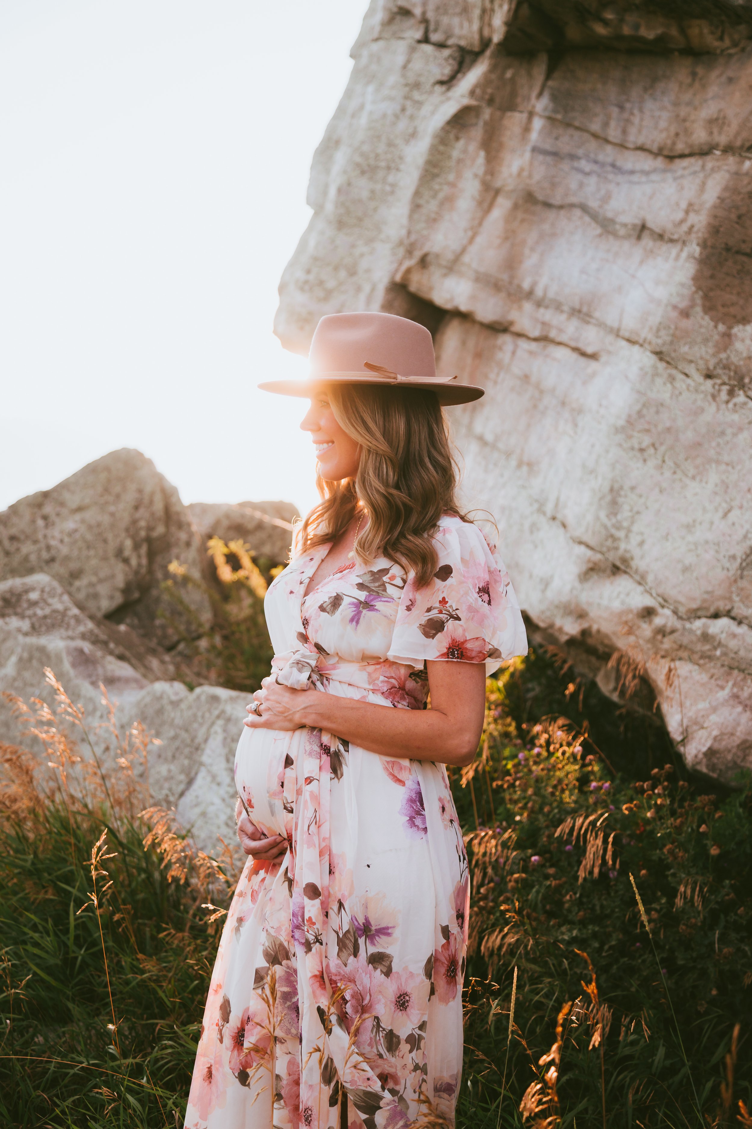 dreamy-maternity-dress-photos-calgary-alberta.jpg