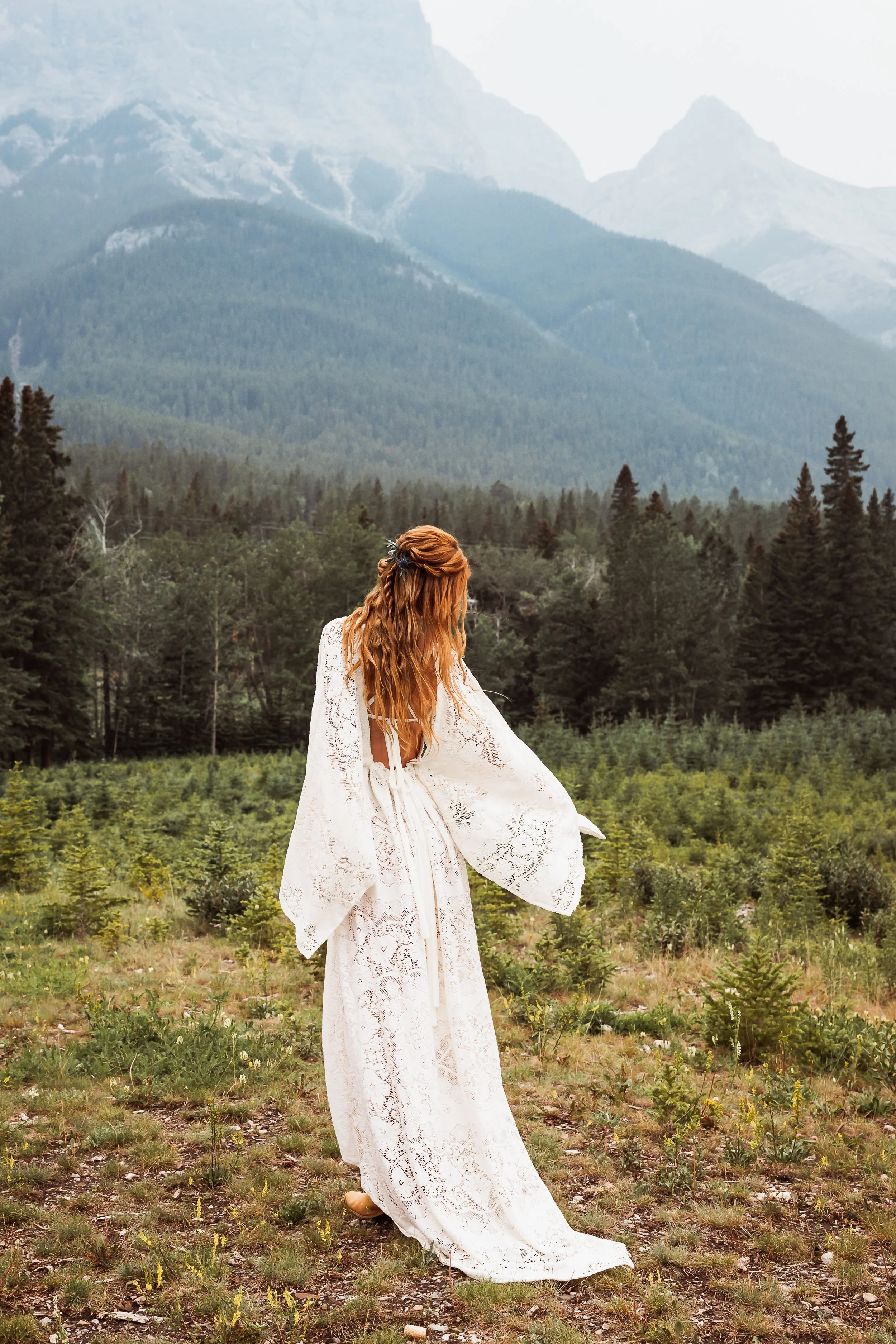 flowy-dress-maternity-photos-alberta.jpg