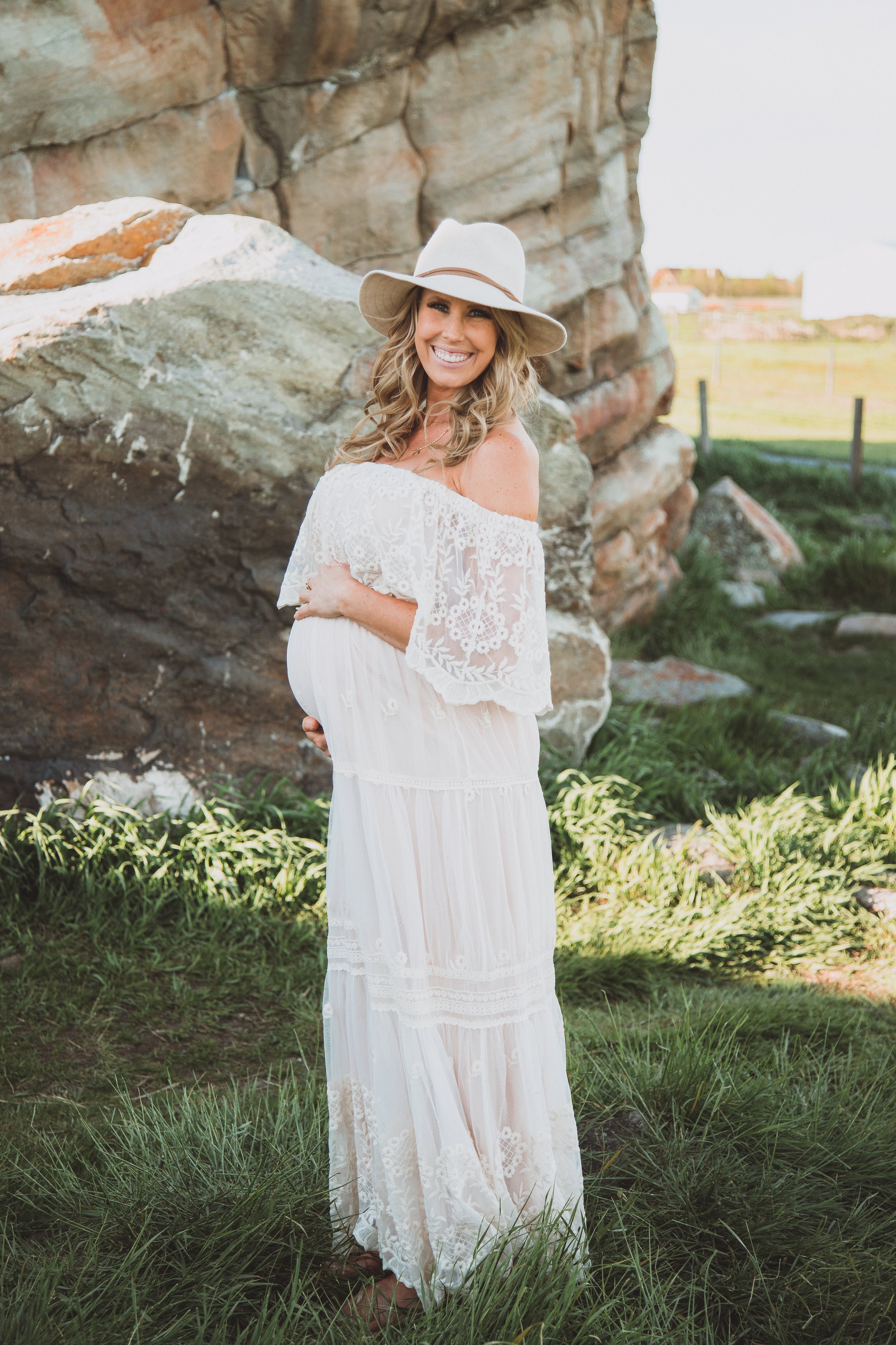 maternity-dress-photos-alberta.jpg